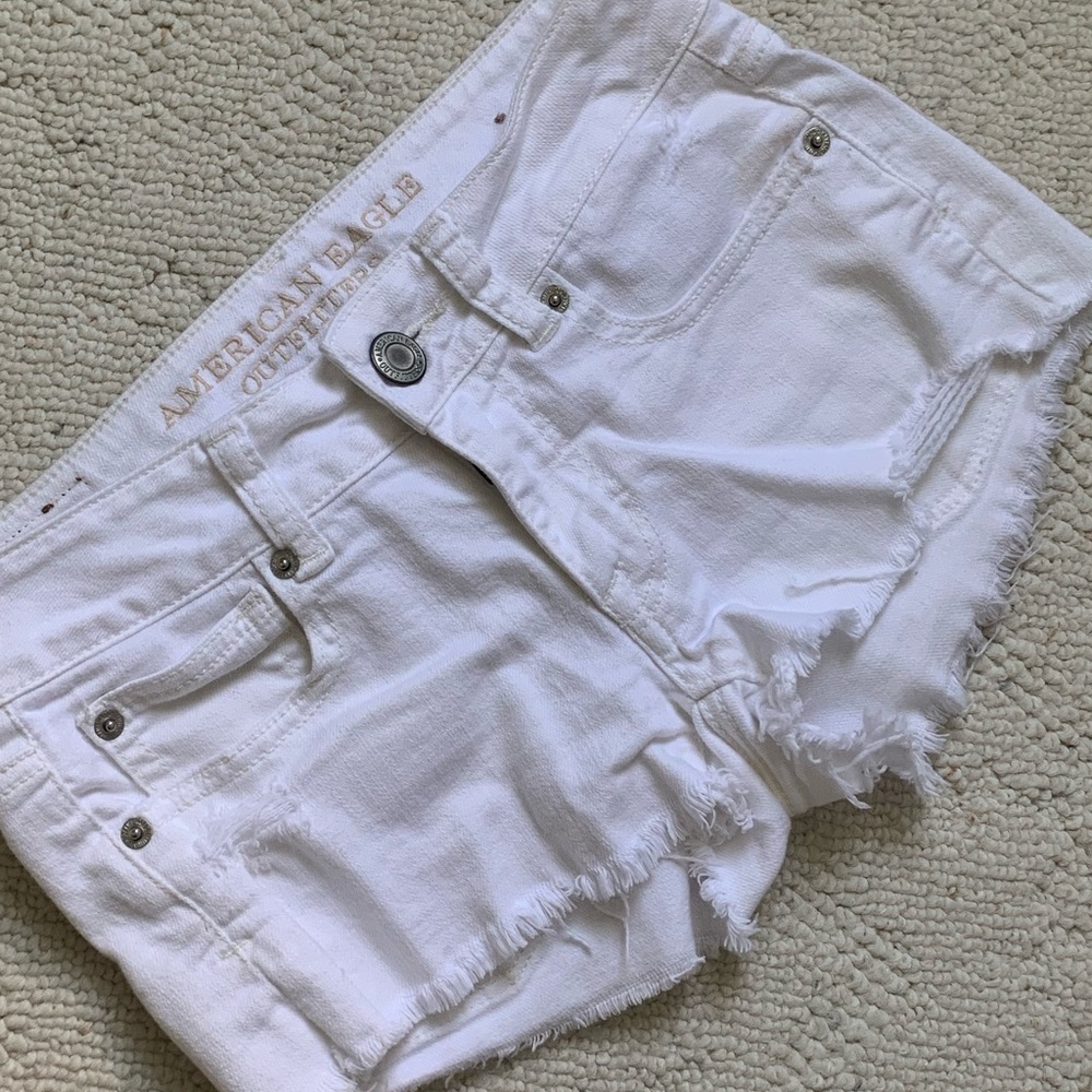 American Eagle Low-Rise White Jean Short